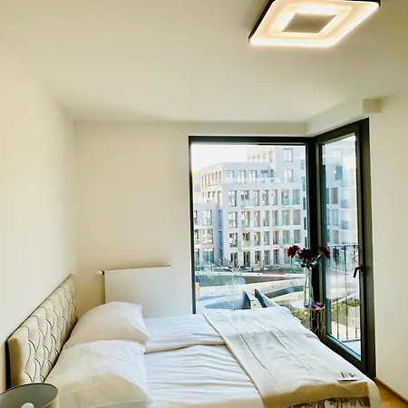 Apartamento New Building New At Andel Metro Station