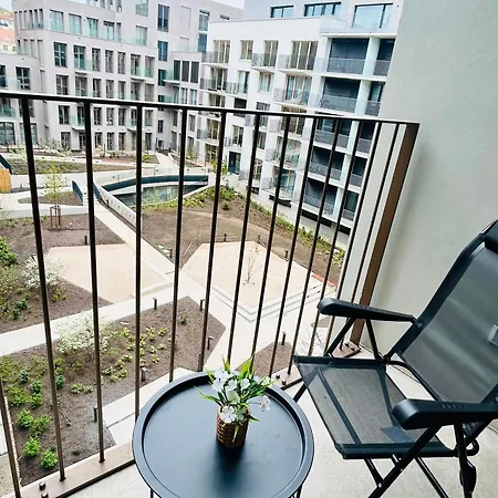 Apartamento New Building New At Andel Metro Station Praga