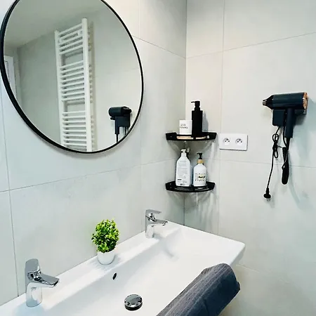 Apartamento New Building New At Andel Metro Station Praga