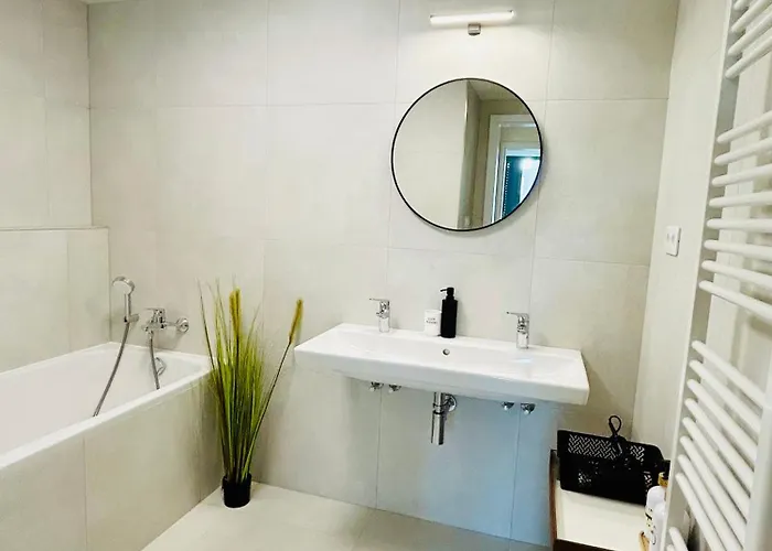 Apartman New Building New At Andel Metro Station *