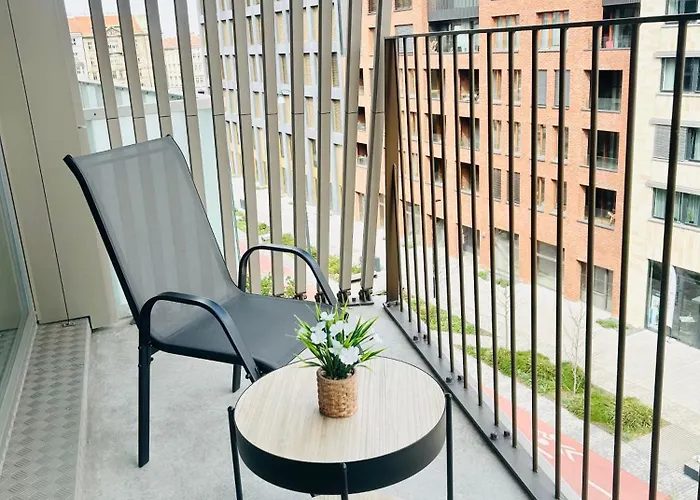 Apartman New Building New At Andel Metro Station *