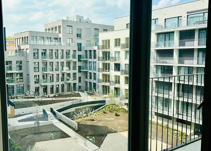 New Building New At Andel Metro Station Apartman