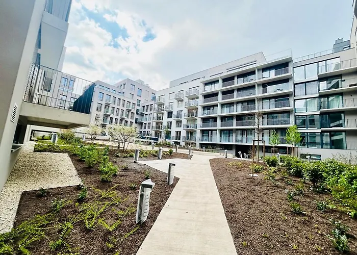 New Building New At Andel Metro Station Apartman