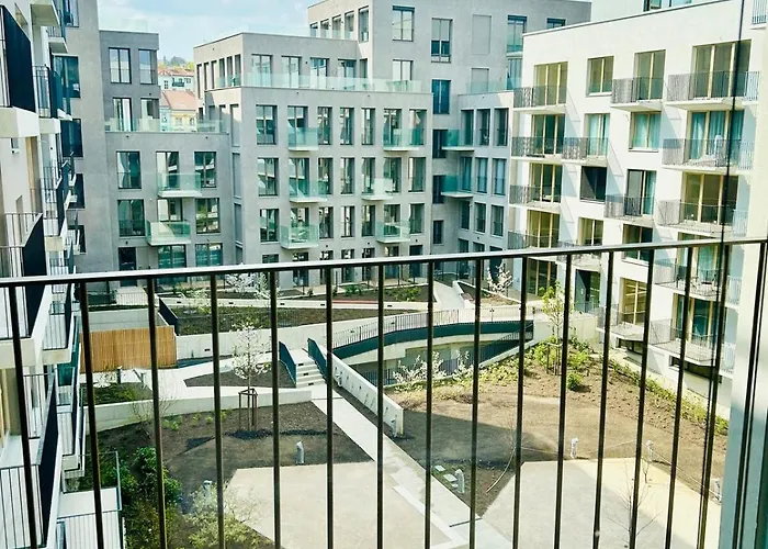 Apartman New Building New At Andel Metro Station *