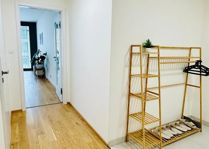 Apartman New Building New At Andel Metro Station *